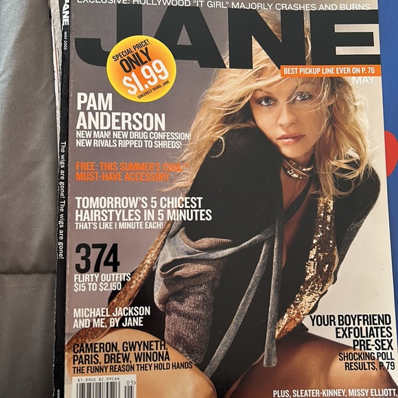 Huge lot of Pamela Anderson clippings through out many years. - Picture 7 of 16